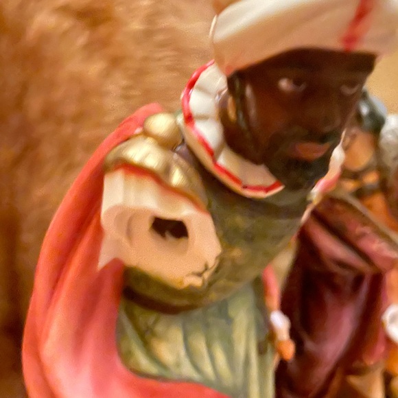 Sams Club Brand Lg. Christmas Porcelain Manger Scene w/instructions 11 piece set - Picture 14 of 16